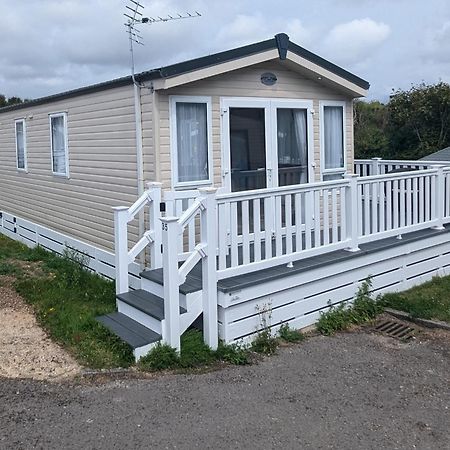 Lovely Bright And Airy Caravan On The 5 Star Shorefield Country Park Entertainment Passes Included 밀퍼드온시 외부 사진