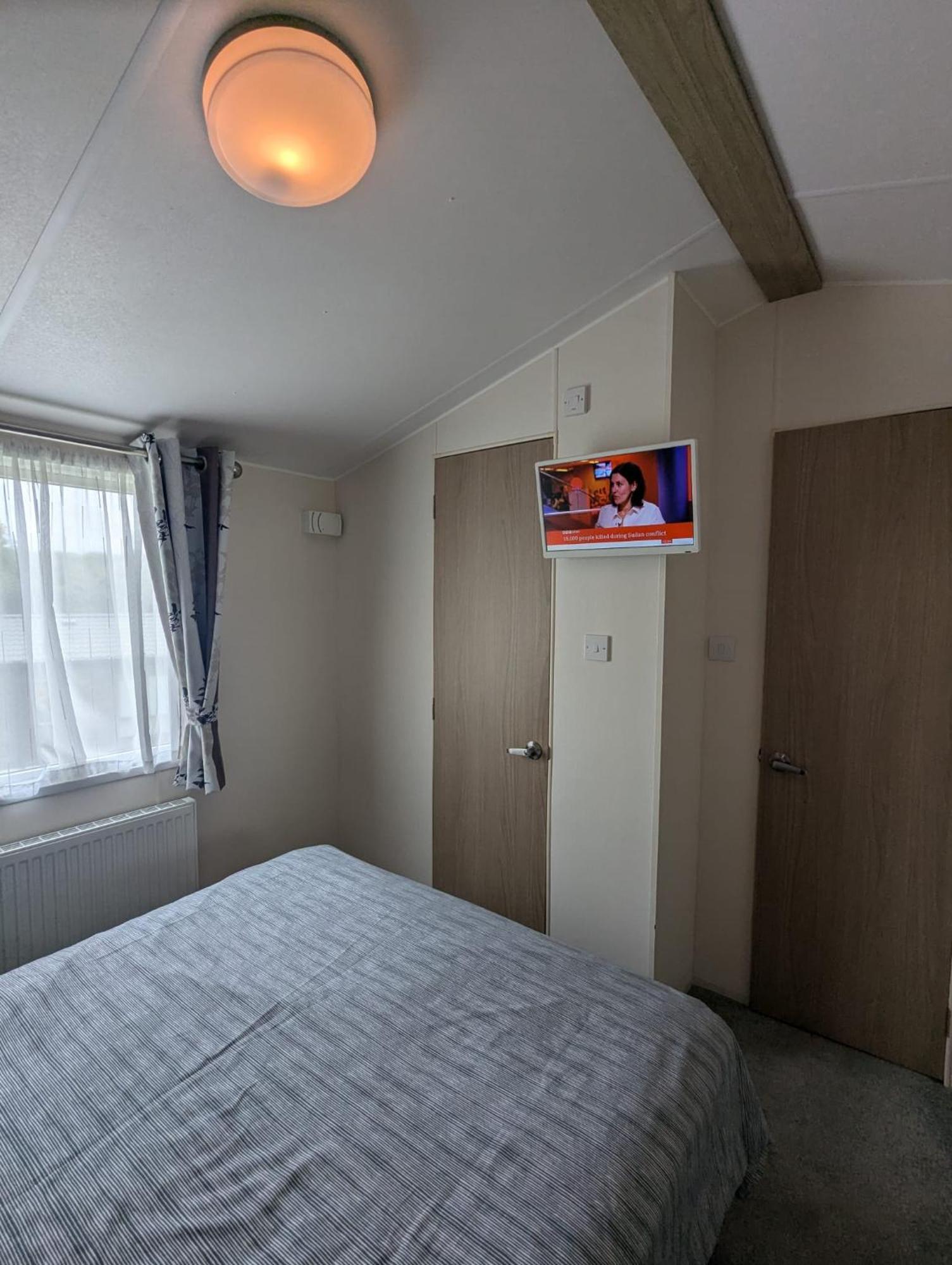Lovely Bright And Airy Caravan On The 5 Star Shorefield Country Park Entertainment Passes Included 밀퍼드온시 외부 사진